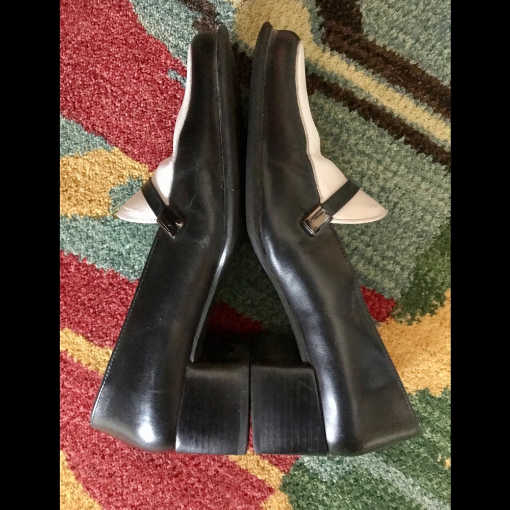 Bandolino White & Black Loafers 👞 Size 9